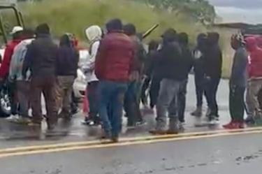 El bloqueo quedó registrado en un video captado con un teléfono celular.