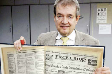 Pancho Garfias se consolidó como una figura clave del análisis político y periodístico en Excélsior, medio donde colaboró como corresponsal internacional y analista parlamentario.