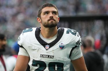 Will Shipley en un partido con el uniforme de los Eagles