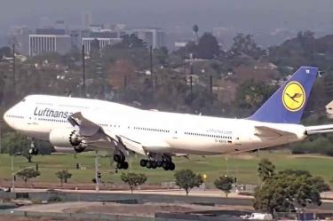 Un Boeing 747-8 de Lufthansa interrumpió su intento de aterrizaje en el Aeropuerto Internacional de Los Ángeles (LAX)