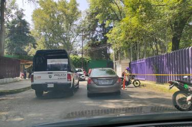 Se registra presencia policiaca en los alrededores del INMEGEN, en el INE evacuaron al personal por fuerte olor a gas o gasolina
