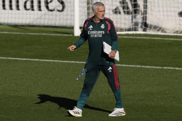 José Mourinho retomó en la rueda de prensa previa a su duelo de Champions la polémica por las marcaciones arbitrales en España.
