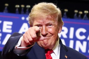 Los asistentes coreaban "¡Trump, Trump, Trump!" durante el acto.