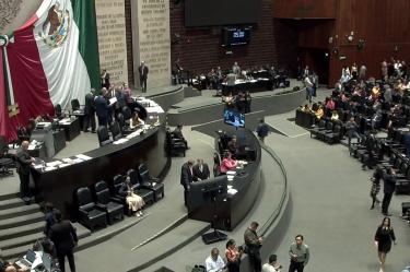 Insultos como "misógina" y "cínica" encendieron el Pleno en medio del desahogo de 30 reservas presupuestales.