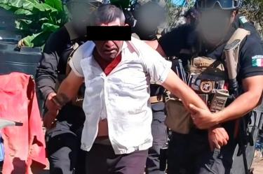 Durante el operativo, un policía resultó herido en la mano izquierda y recibió atención médica. Asimismo, una patrulla presentó un impacto de arma de fuego.