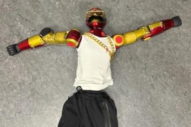 La policía alemana incautó un robot humanoide y dos teléfonos móviles para investigar un presunto incidente de carácter sexual ocurrido en la ciudad de Colonia.