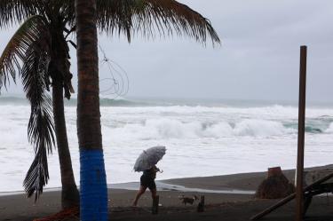 Ambos sistemas incrementan la probabilidad de lluvias en distintas regiones del país.