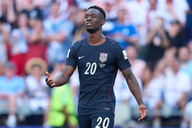 Folarin Balogun pudo disputar los octavos de final del Mundial pese a su expulsión en la ronda anterior.