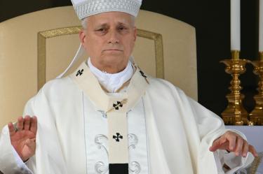 El padre Louis Cameli, sacerdote de la Catedral Holy Name, pidió confiar en Dios ante la enfermedad del papa.
