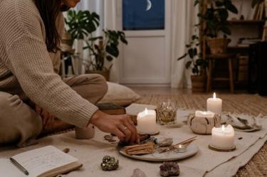 Luna creciente de octubre 2026: 5 rituales para atraer abundancia