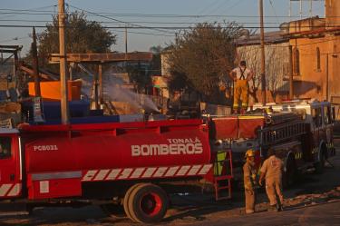 Los agresores habrían llegado en una camioneta y huyeron tras prender fuego a la vivienda.