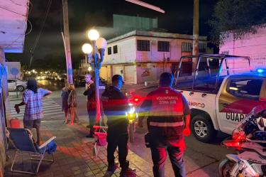 Los oficiales señalaron que al parecer, había una diferencia entre ellas pero si les preocupó  la agresividad que mostró la atacante, así como lo poco común del arma utilizada.
