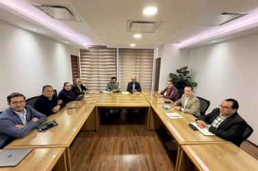 El acuerdo da inicio a una etapa de diálogo técnico entre las autoridades del instituto y la dirigencia gremial para revisar las percepciones y esquemas de trabajo de la plantilla laboral.