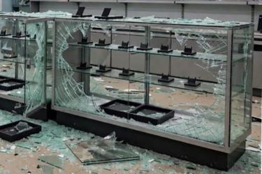 destrozos en la tienda