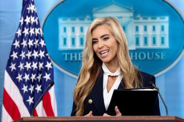 El presidente Donald Trump respalda a la secretaria de prensa Katie Zacharia ante los reportes sobre su posible salida de la Casa Blanca.