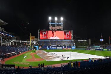 El Juego 4 entre Rays y Guardianes sufrió un retraso y ante la incesante lluvia, se decidió aplazarlo