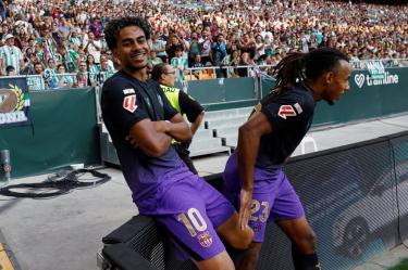 Lamine Yamal festeja nuevo gol con Barcelona