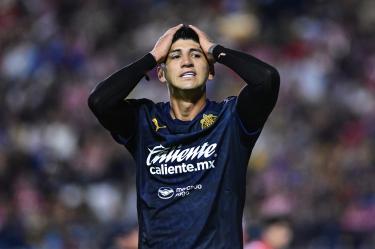 Alan Pulido revela lo que sufrió tras su salida de Chivas