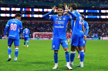 Rogelio González anotó un golazo y sentenció el 5-0 a favor de Cruz Azul sobre Juárez en el Estadio Banorte