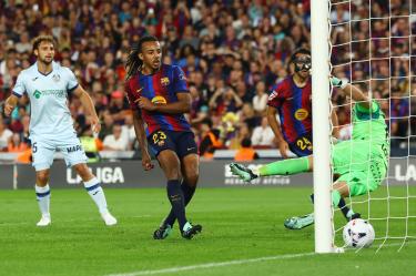 Eric García y Jules Koundé son bajas para el Barcelona.