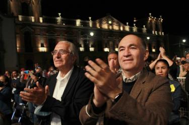Enrique Galindo Ceballos, presidente Municipal del capital, acompañado de Daniel García De la Llera, secretario de Cultura municipal, durante el festejo de la fundación de San Luis Potosí en su 429 aniversario
