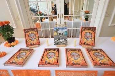 La exposición 02.11. Día de Muertos, una celebración de la vida, reúne 60 fotografías de las 600 incluidas en el libro con el mismo título