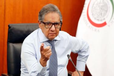 El presidente del Senado, Higinio Martínez, destaca el poder de Juan Gabriel para tener el apoyo de los mexicanos.