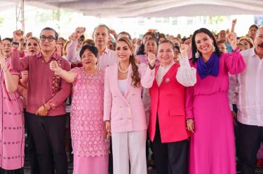 destacó que, mediante el trabajo coordinado de las secretarías de Salud, Bienestar y de la Mujer, se acercan servicios médicos La gobernadora de Guerrero, Evelyn Salgado, destacó que mediante el trabajo coordinado de las secretarías de Salud, Bienestar y de la Mujer, se acercan servicios médicos a la población a través de unidades móviles que ofrecen mastografías, pruebas de Papanicolaou, ultrasonidos pélvicos y estudios de mama.