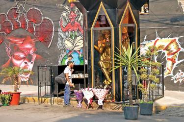 Altar a Baphomet en la calle Carpintería la colonia Morelos del barrio de Tepito.