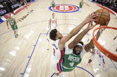 Cade Cunningham lideró a los Detroit Pistons para remontar a los Boston Celtics.