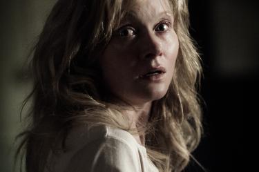 La historia sigue a Amelia, interpretada por Essie Davis