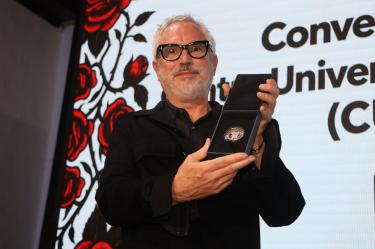Entrega de la Medalla de la Filmoteca de la UNAM al director Alfonso Cuaron dentro de las actividades del Festival Internacional de Cine de Morelia Foto: Elizabeth Velazquez
