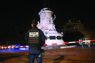 Las imágenes de enfrentamientos, de edificios públicos incendiados y de saqueos de tiendas en varias ciudades francesas le dieron la vuelta al mundo.