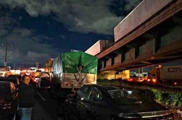 Imagen del bloqueo en la México-Toluca