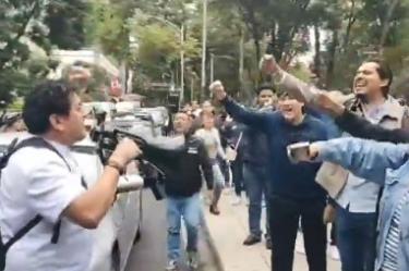 Trabajadores del IMSS confrontaron al dirigente nacional del PAN, Jorge Romero Herrera
