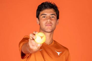 Rodrigo Pacheco, tenista mexicano que firma con la Universidad de Texas