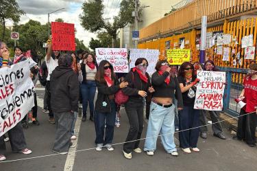 La protesta que inició minutos antes de las 13:00 horas, concluyó sin incidente alguno a las 17:30