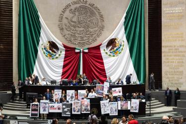 Con 312 votos a favor, 119 en contra y cero abstenciones, la mayoría de Morena y sus aliados en la Cámara de Diputados aprobó en lo general la llamada “Ley Antimemes”.