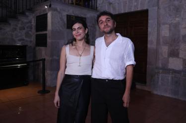 Bruno Santamaría Razo y la actriz Sofía Espinosa.