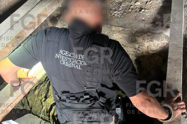 Un cateo a predio ubicado a unos 20 metros de ductos de Petróleos Mexicanos dejó al descubierto un túnel que presuntamente era utilizado para el robo de hidrocarburo.