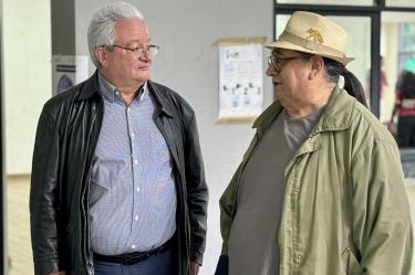 El secretario de Educación de la CDMX, Pablo Yanes Rizo junto al promotor cultural Mario Puga