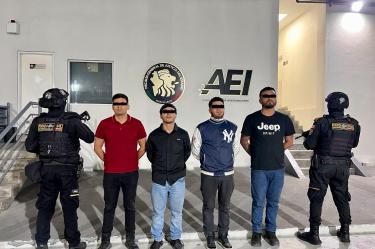 Los sujetos fueron aprehendidos en posesión de drogas; cuatro de estas personas son señaladas por robos en carreteras.