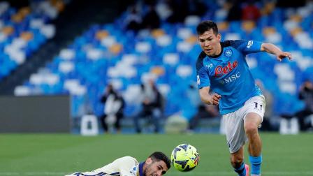 El Chucky Lozano desbordando