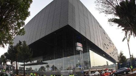 A un año de su inauguración, la Arena Ciudad de México está lejos de terminar con los retos que implica su operación.
