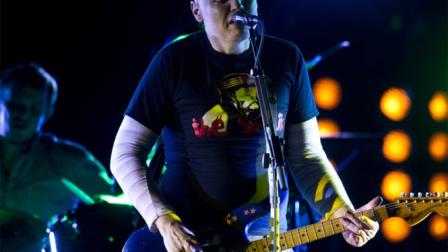 Billy Corgan regreso con los Smashing Pumpkins y presentó ahí su show.