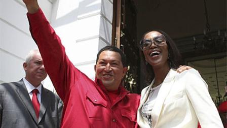 El 7 de enero de 2008, Hugo Chávez concedió una entrevista a la supermodelo Naomi Campbell. (Reuters)