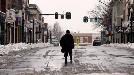 El estado de Nueva York se prepara para la que podría ser la última tormenta de esta temporada de invierno, con advertencias sobre la posibilidad de mucha lluvia y hasta 25 centímetros de nieve, informó hoy el gobernador Andrew Cuomo