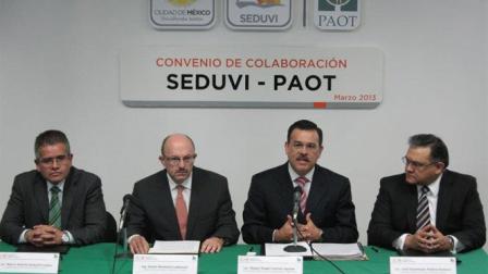 La Seduvi y la PAOT firmaron un convenio en el que intercambiarán información para erradicar las violaciones de uso de suelo