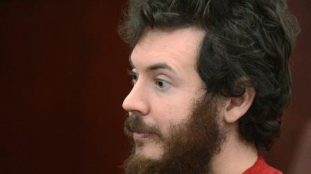 Daniel King, uno de los abogados defensores, argumentó en la audiencia de este martes que Holmes estaría dispuesto a hacer una declaración de inocencia o culpabilidad en mayo o junio. Los procuradores informaron al juez que habían esperado lo suficiente