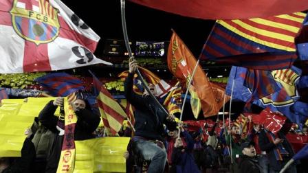 Los aficionados blaugranas apoyan con todo a su equipo (EFE)